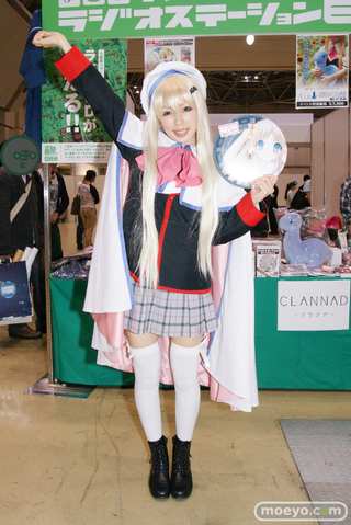 Illustration for article titled 2010's Japanese Booth Companions Still Passing Out Fliers In Your Memories